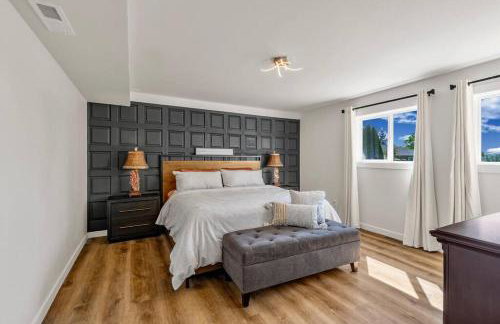 Tastefully Remodeled 4 Bedroom Home with Rainier View - Foto 17