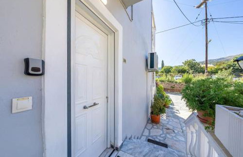 Donna's Luxury home in Kassiopi with Pool 300m to Sea - Photo 36