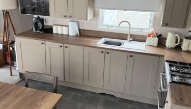 Paws a while - Photo 4