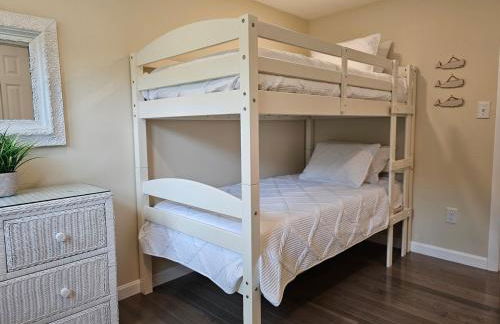 Stay a While in Niantic, Comfort by the Coast - Foto 16