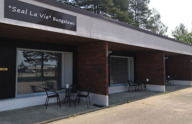 Leikari Bungalows - Photo 1