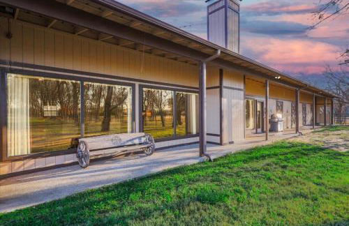 Spacious Ranch Style Home w Cinema Room - Foto 42