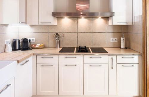 Exclusive Authentic Riviera Villa - Private Pool, Pétanque Court, Panoramic Mediterranean Sea & Estérel Mountain Views - Foto 16