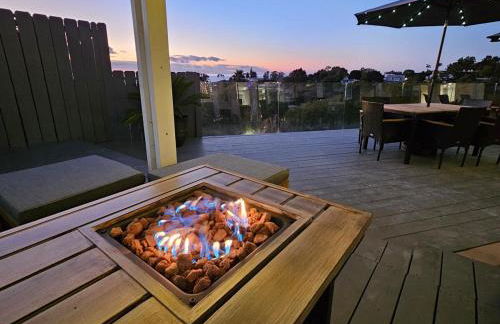 La Jolla Gem with Ocean View - 11 Beds, Hot Tub, Karaoke & Game Den - Foto 71