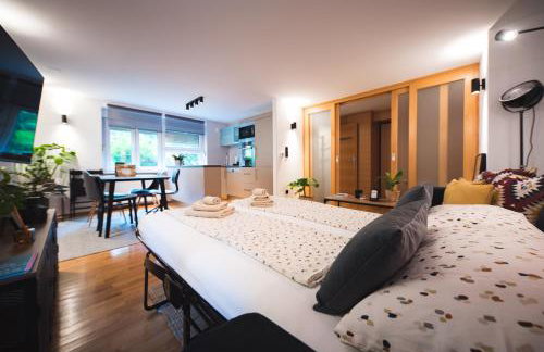 Sleep, Eat, Repeat and Park Your Car in City Center - Foto 16