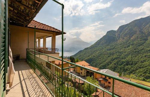Sciura Elena's Terrace With Lake, Mounts & Valley by Halldis - Foto 36