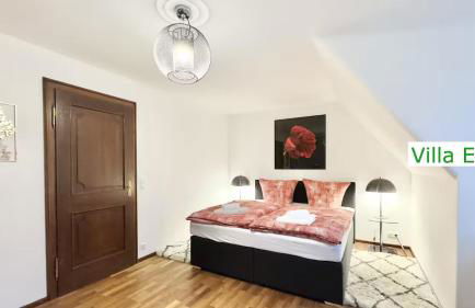 Luxus Ferienhaus Villa EMG München in Moosburg mit Pool, SPA, Kamin, Wald, See für Familien Gruppen bis 24 Personen - Foto 33