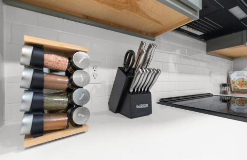 Newly Renovated, Dog Friendly, Stocked Kitchen - Foto 23