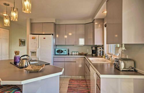 Chic Coos Bay Home with Pacific Ocean Views! - Foto 13