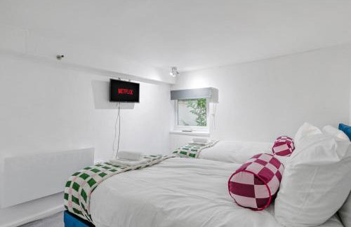 1Bed Contractor & Pilot flat - Parking & FAST WiFi - Foto 28