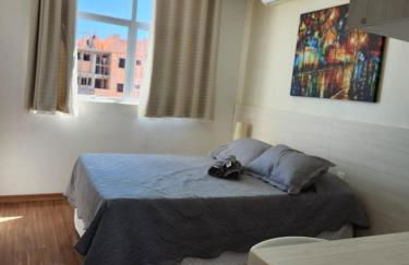 flats da Junia - wifi, tv, ar, frigobar, conexão aeroporto - Foto 2