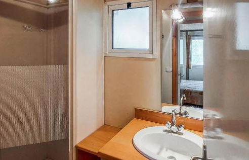 2 Bedroom Lovely Home In Altillac - Foto 16