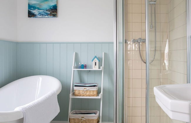 Tranquil Family Retreat 5 min to Beach Garden - Photo 33