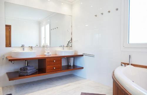 Rent Your Luxury 5 Bedroom Villa, Ibiza Villa 1053 - Foto 35