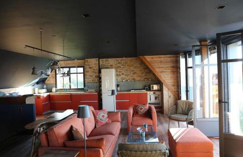 Ti an Aod Beachfront Stone Cottage Sleeps 10 OI Collection Rentals - Foto 30