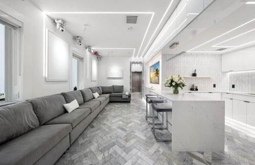 Versace Mansion Neighbor (Floor 1) Sleeps 9 - Foto 16