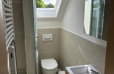 HÖL-Moderne Wohnung in zentraler Lage, Schallschutzfenster, 24h-Self-check-in, Disney Plus - Foto 12