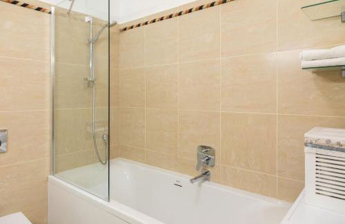 CECILIA Holiday Apartment, Private Parking Included - Foto 20