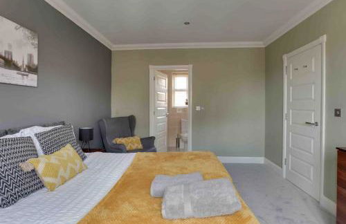 Elizabeth II Five Bedroom Spacious Home - Foto 14