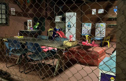 Chalé com PISCINA Privativa, com 2 QUARTOS, ESTACIONAMENTO em Condomínio com PORTARIA 24h, Sauna, Quadras, 3 PISCINAS no condomínio, Pesca e Parquinho Infantil - SmarTV na sala de estar, TV na área CHURRASQUEIRA, Wi-Fi e Cozinha Completa - Foto 3