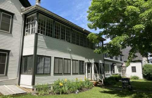 Whispering Waters Farmhouse and Wedding Barn - Foto 19