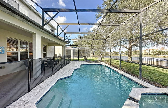 This Amazing 6 Bedroom Property With a Lake View - Foto 43