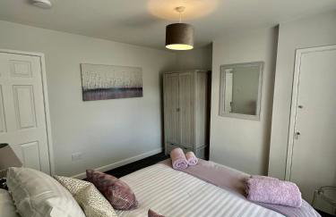 Beautifully Spacious 3 Bed Home - Foto 15