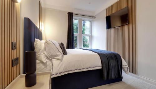 Luxury 2 Bed House in Lindley Huddersfield 2 mins from HRI 5 mins from Town Centre and M62 - Foto 2, wardrobe