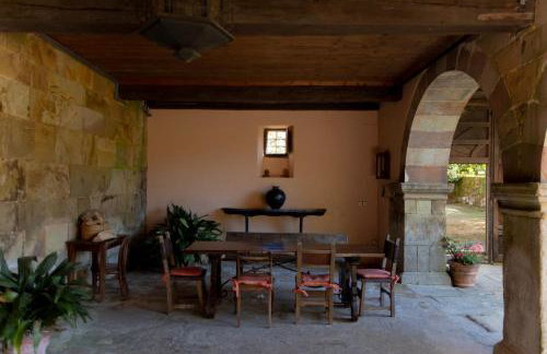 Palacio de Hualle - Photo 13