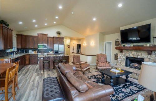 Spacious Eden Getaway w Hot Tub - Foto 5