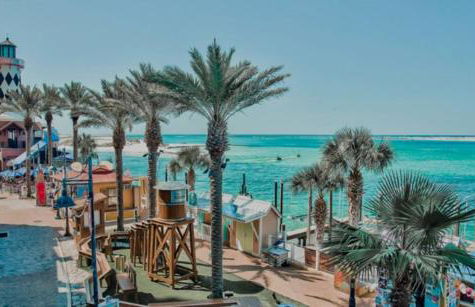 Beautiful Pet Friendly Home! Tropical Pool, Optional Golf Cart & Pool Heat, Minutes to Beach - Foto 75