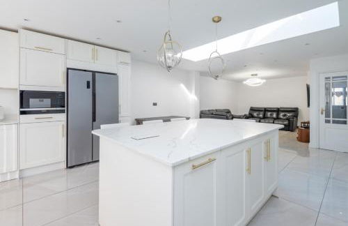 Spacious 4BR Home Garden & Office Space - Foto 5