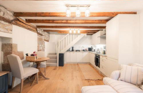 Ollerenshaw Cottage - Photo 5