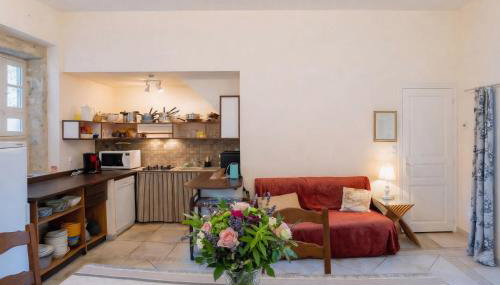 La Familiale, Aile du Château de Busqueilles à Autoire, 3 chambres, 3 SDB, vue parc & calme - Photo 2, stove