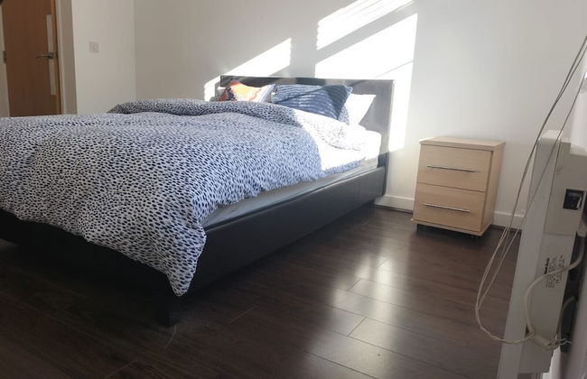 Central 2-bed Apt - Sleeps 4 - Parking & Wifi - Foto 3