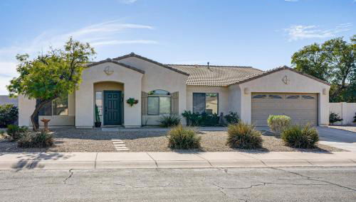 Fun with Family! Goodyear Getaway with Outdoor Oasis - Foto 3