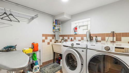 WONDERFUL 1 bedroom apartment in Franklin Park - Photo 2