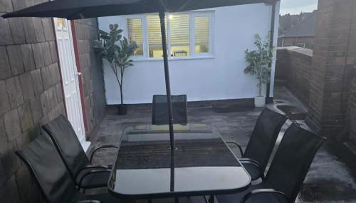 2 Bed - Sleeps 6 - Private Balcony - City Centre - Foto 2