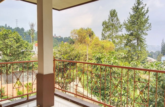 Villa Yustisia Curug 7 Cilember - Foto 37