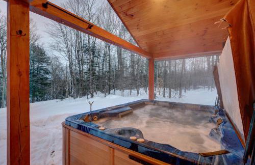 Secluded 2BR Cabin w Hot Tub, Pond, Trails, WiFi - Foto 2