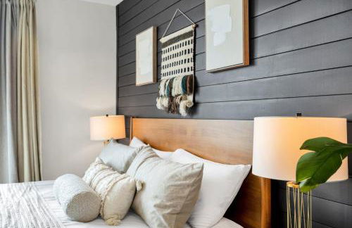 Bywater 2BR w Pool, Gym & King Beds - Foto 22