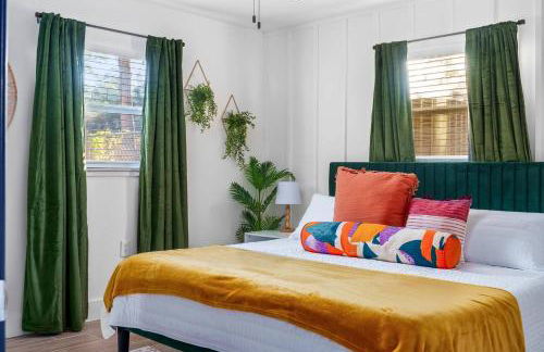 Pets OK! Heated Pool mins to 3 Sisters Spring! - Foto 8