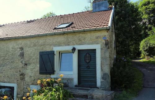 Gîte paisible dans une ancienne ferme avec WIFI et parking à Saint-Bresson - FR-1-583-440 - Foto 16
