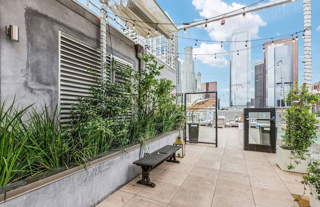 Stylish Deluxe 1BR At HWH by Oneluxstay - Foto 62