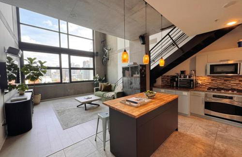 Penthouse Industrial Loft & Parking Little Italy - Foto 21