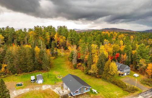 The Chalet - Spacious 7 bedroom near Sugarloaf, on Snowmobile and UTV trails, Hiking, Golf and Flagstaff Lake across the street - Foto 11