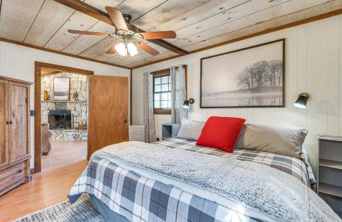 Smoky Mountain Cabin with Fire Pit and Stunning Views! - Foto 16