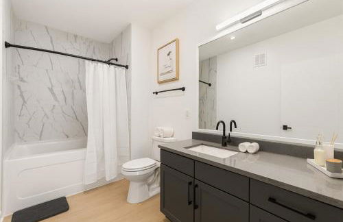 Upscale 2BR Near Regions Field n Park - Foto 25