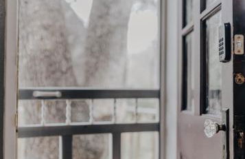 Magical Creekside UT Treehouse Walk to Moody Center - Foto 27