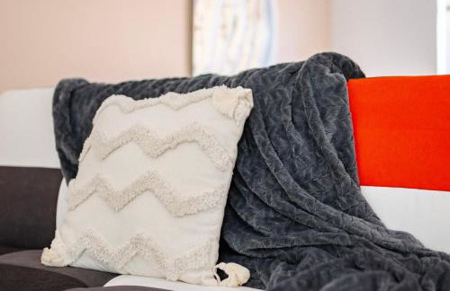 Stylish 5Bedroom Getaway in Quiet Mildenhall Area - Photo 37